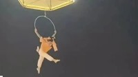 景区女演员高空表演坠落 园区回应：已送医救治